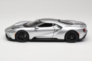 Ford GT Prata Maisto 1:18 31384 Metal - imagem 4 de 8