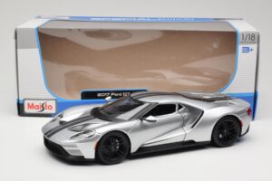 Ford GT Prata Maisto 1:18 31384 Metal - imagem 8 de 8
