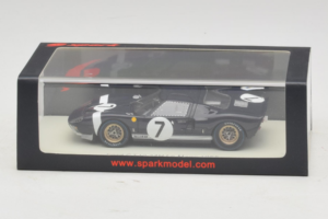 Ford GT40 Mk I #7 B. Bondurant / U. Maglioli 24 Hours of Le Mans 1965 Spark 1:43 S4536 Resina - imagem 4 de 4