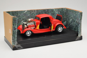 Ford High Tech Vermelho com Chama American Muscle 1:18 7726 Metal - imagem 2 de 4