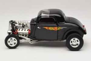Ford Hot Rod Preto Rydell High Grease ERTL 1:18 36602 Metal - imagem 3 de 6