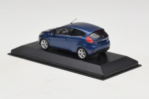 Ford Ka Dark Blue Metallic Minichamps 1:43 FORD004 Metal - imagem 3 de 4