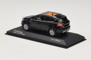 Ford Kuga Black Metallic Minichamps 1:43 400087202 Metal - imagem 3 de 4
