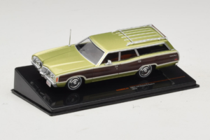 Ford LTD Country Squire Green Bronze IXO 1:43 CLC608N Metal - imagem 2 de 5