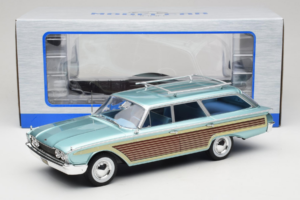 Ford Country Squire Azul MCG 1:18 MCG18049 Metal - imagem 6 de 6