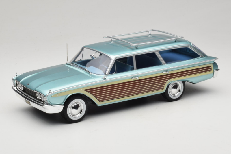 Ford Country Squire Azul MCG 1:18 MCG18049 Metal