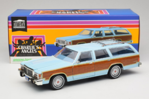 Ford LTD Country Squire Charlie's Angels Movie GreenLight 1:18 19066 Metal - imagem 8 de 8