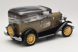 Ford Model A Tudor Chicle Drab Motor City 1:18 41003 Metal - imagem 2 de 6