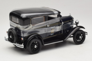 Ford Model A Tudor Police Car Motor City 1:18 43008 Metal - imagem 2 de 6