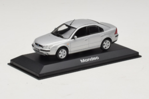 Ford Mondeo Mk3 Sedan Prata Minichamps 1:43 MONDEO005 Metal - imagem 2 de 4