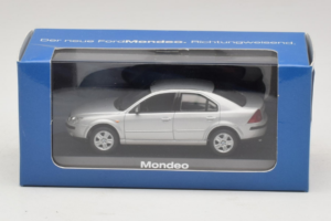 Ford Mondeo Mk3 Sedan Prata Minichamps 1:43 MONDEO005 Metal - imagem 4 de 4