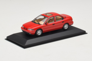 Ford Mondeo Mk1 Sedan Vermelho Minichamps 1:43 082000 Metal - imagem 2 de 4