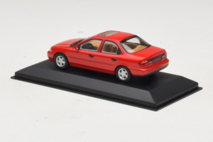 Ford Mondeo Mk1 Sedan Vermelho Minichamps 1:43 082000 Metal - imagem 3 de 4