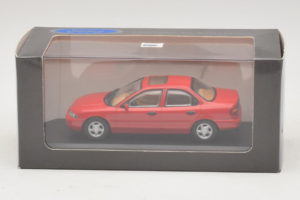 Ford Mondeo Mk1 Sedan Vermelho Minichamps 1:43 082000 Metal - imagem 4 de 4