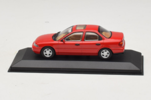 Ford Mondeo Mk1 Sedan Vermelho Minichamps 1:43 82000 Metal