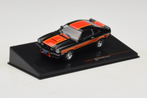 Ford Mustang Cobra II Preto IXO 1:43 CLC599N Metal - imagem 2 de 4