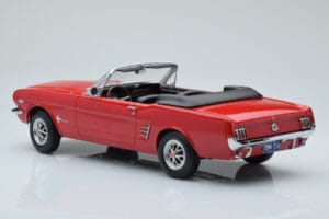 Ford Mustang Cabriolet Vermelho Norev 1:18 182810 Metal - imagem 5 de 6