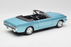Ford Mustang Cabriolet Arcadian Blue Revell 1:18 8832-F1 Metal - imagem 3 de 8