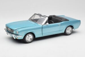 Ford Mustang Cabriolet Arcadian Blue Revell 1:18 8832-F1 Metal