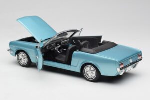 Ford Mustang Cabriolet Arcadian Blue Revell 1:18 8832-F1 Metal - imagem 5 de 8