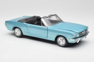 Ford Mustang Cabriolet Arcadian Blue Revell 1:18 8832-F1 Metal - imagem 6 de 8