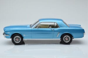 Ford Mustang Coupe Turquesa Norev 1:18 182800 Metal - imagem 3 de 6