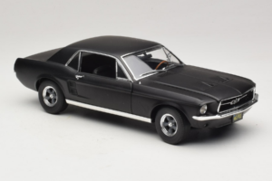 Ford Mustang Creed Movie GreenLight 1:18 13611 Metal - imagem 6 de 8