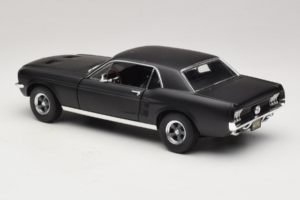 Ford Mustang Creed Movie GreenLight 1:18 13611 Metal - imagem 7 de 8