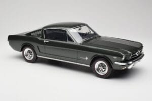Ford Mustang Fastback Ivy Green Otto 1:12 G079 Resina - imagem 4 de 6