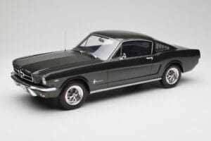 Ford Mustang Fastback Ivy Green Otto 1:12 G079 Resina
