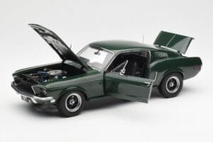 Ford Mustang GT Bullitt Verde AUTOart 1:18 72812 Metal - imagem 2 de 8