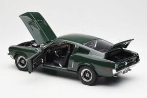 Ford Mustang GT Bullitt Verde AUTOart 1:18 72812 Metal - imagem 5 de 8