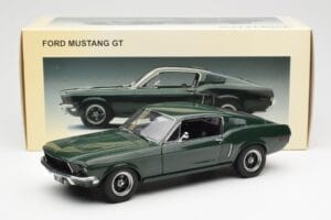 Ford Mustang GT Bullitt Verde AUTOart 1:18 72812 Metal - imagem 8 de 8