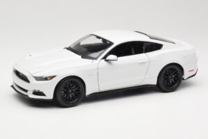 Ford Mustang GT S550 Branco Maisto 1:18 31197 Metal