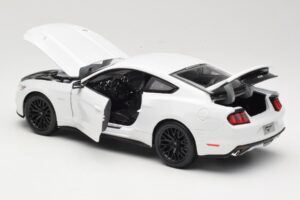 Ford Mustang GT S550 Branco Maisto 1:18 31197 Metal - imagem 5 de 8