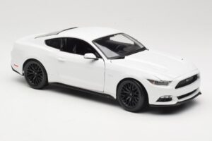 Ford Mustang GT S550 Branco Maisto 1:18 31197 Metal - imagem 6 de 8