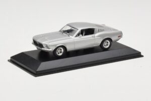 Ford Mustang GT Prateado Minichamps 1:43 FORD001 Metal - imagem 2 de 4
