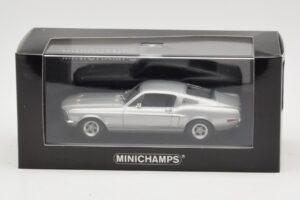 Ford Mustang GT Prateado Minichamps 1:43 FORD001 Metal - imagem 4 de 4