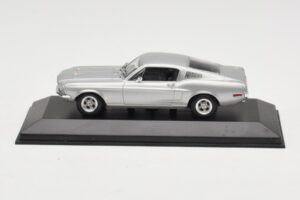 Ford Mustang GT Prateado Minichamps 1:43 FORD001 Metal