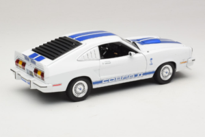 Ford Mustang II Cobra II Charlie's Angels Movie Greenlight 1:18 12880 Metal - imagem 3 de 8