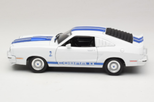 Ford Mustang II Cobra II Charlie's Angels Movie Greenlight 1:18 12880 Metal - imagem 4 de 8