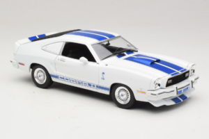 Ford Mustang II Cobra II Charlie's Angels Movie Greenlight 1:18 12880 Metal - imagem 6 de 8
