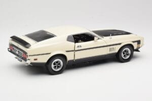 Ford Mustang Mach 1 Branco Sun Star 1:18 3602 Metal - imagem 3 de 8