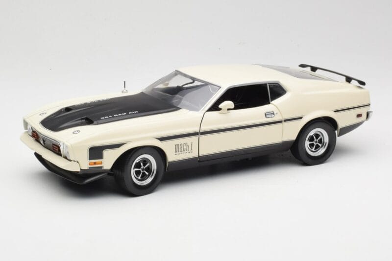 Ford Mustang Mach 1 Branco Sun Star 1:18 3602 Metal