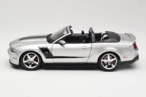 Ford Mustang S197 Roush 427R Cabriolet Prata Maisto 1:18 31669 Metal - imagem 4 de 8