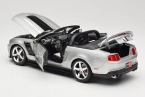 Ford Mustang S197 Roush 427R Cabriolet Prata Maisto 1:18 31669 Metal - imagem 5 de 8
