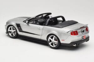 Ford Mustang S197 Roush 427R Cabriolet Prata Maisto 1:18 31669 Metal - imagem 7 de 8