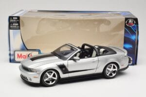 Ford Mustang S197 Roush 427R Cabriolet Prata Maisto 1:18 31669 Metal - imagem 8 de 8