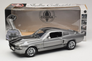 Ford Mustang Shelby GT500 Eleanor Shelby Collectibles 1:18 9081 Metal - imagem 8 de 8