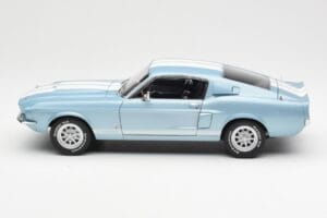 Ford Mustang Shelby GT500 Azul Claro Metalizado Com Riscas Brancas AUTOart 1:18 72907 Metal - imagem 4 de 8